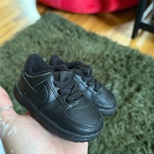 Nike Kids All-Black Sneakers 3C toddler